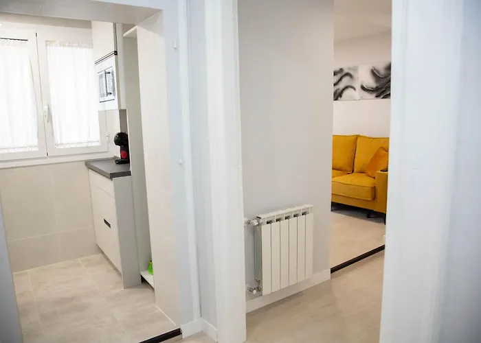 Pregonero Urban - Amarillo Appart hôtel Soria